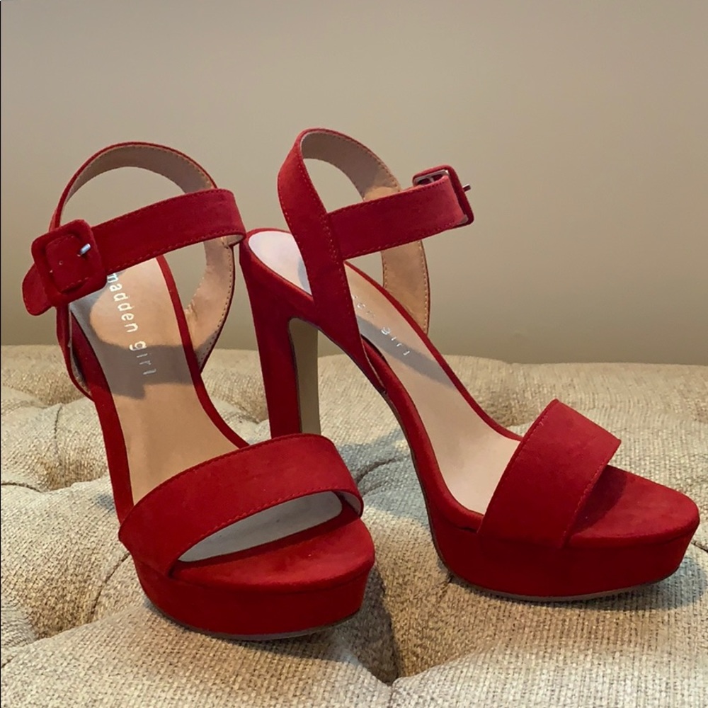 PERFECT CONDITION Red platform sandals